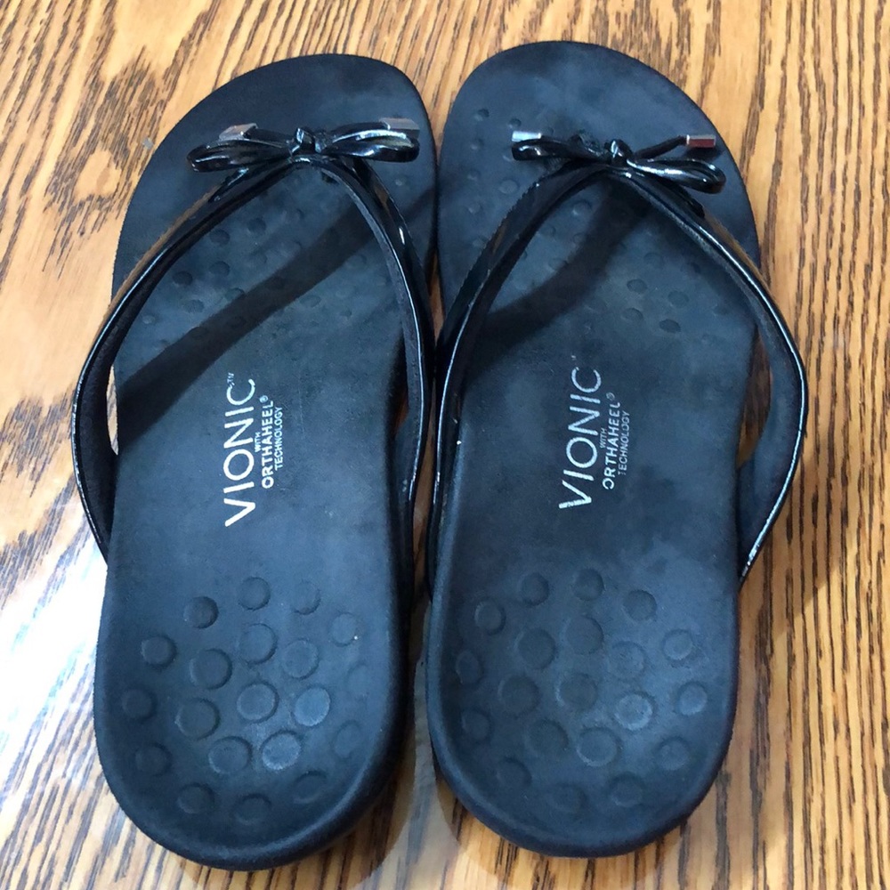 Vionic, Black, woman’s sz. 9, sandals with orthaheel technology.